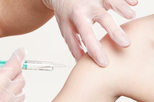 Vaccination aux plus de 50 ans et aux personnels dits essentiels