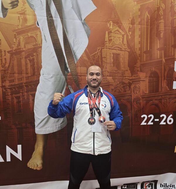 Tous derrière notre champion groslaysien Mohamed Toubal