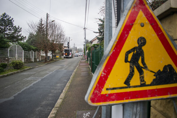 Travaux d’extension du réseau d’eau potable rue Jean Bricquet .